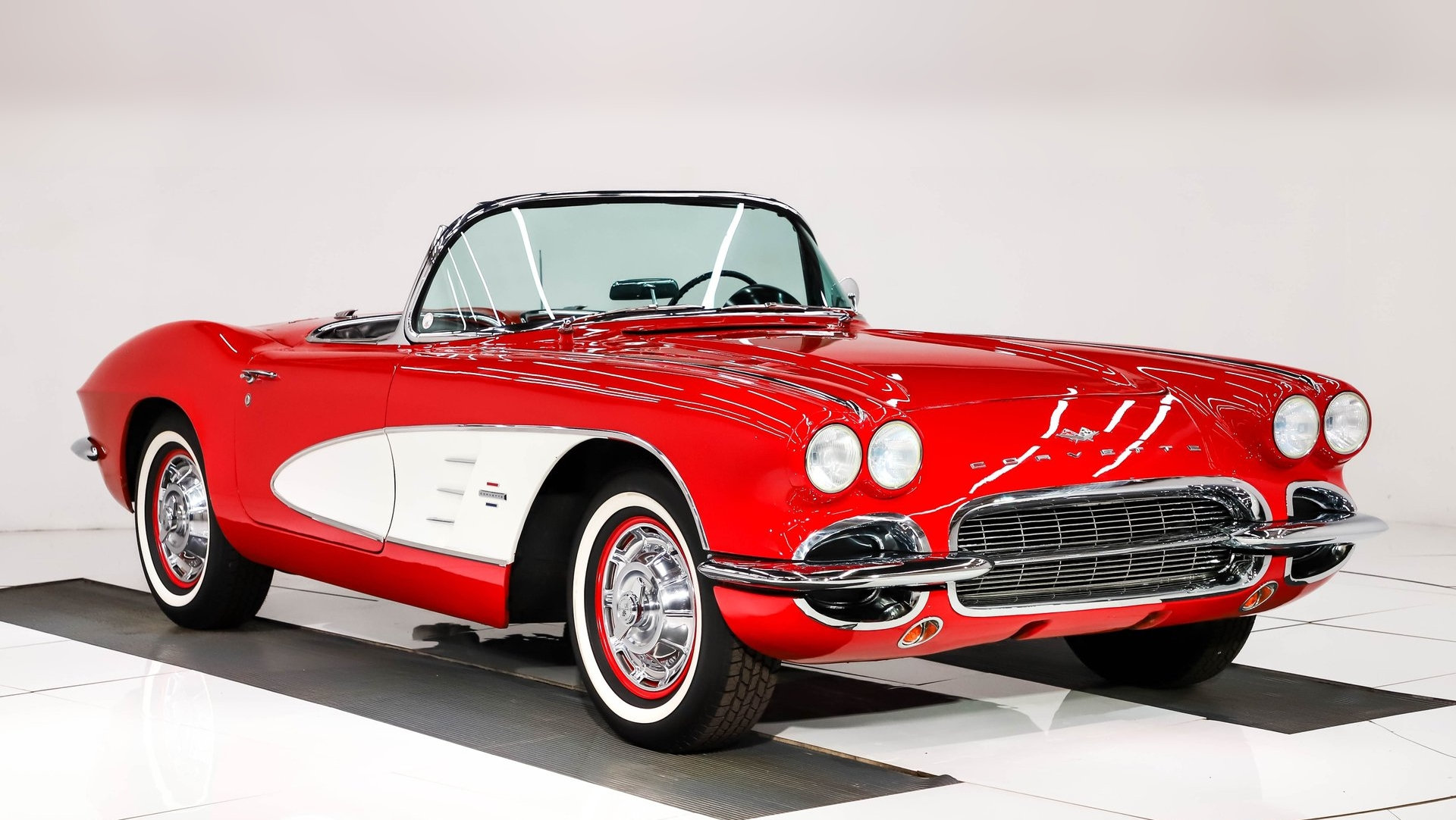 Corvette Generations/C1/C1 1961 Red - white (2).jpg
